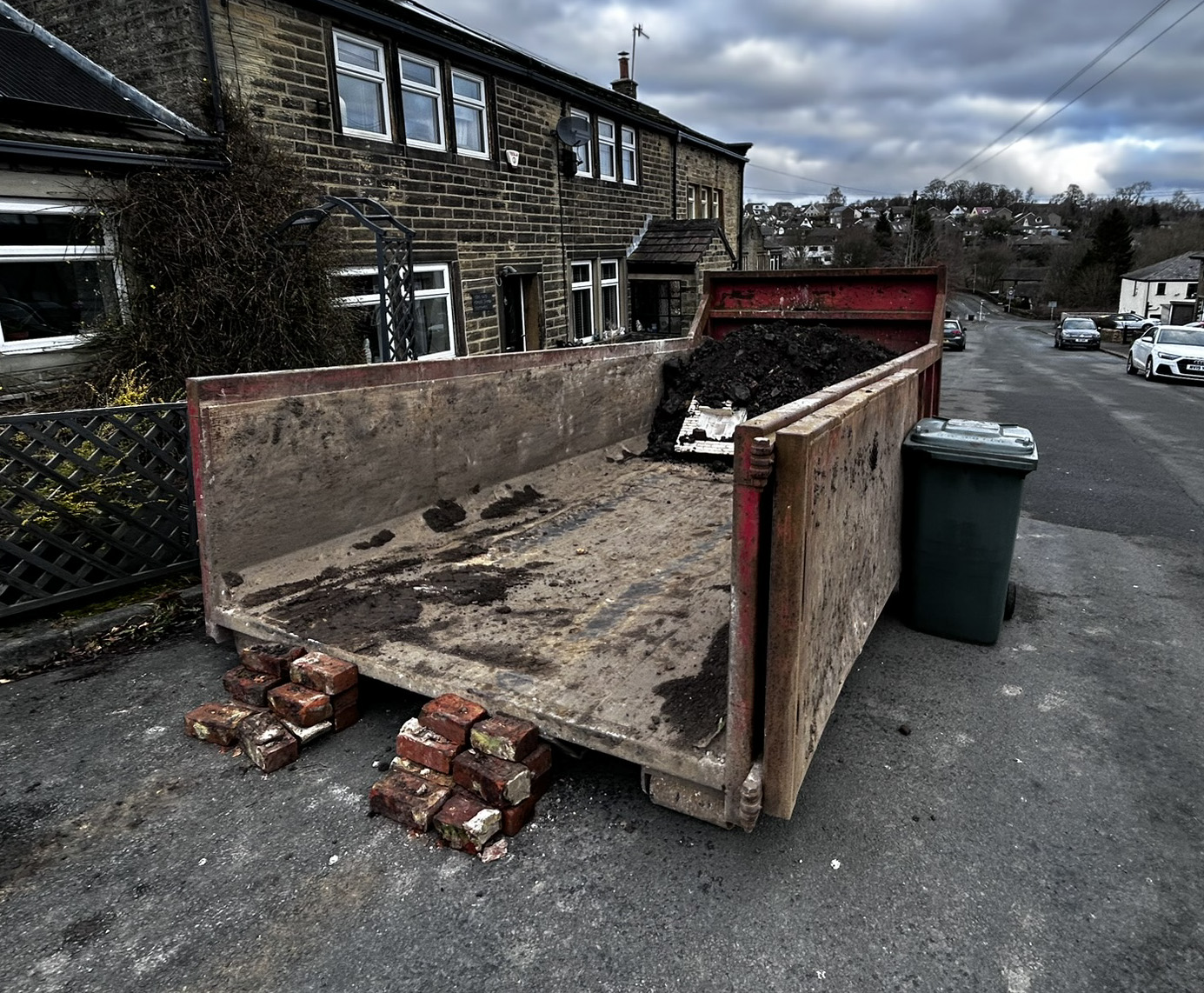 How much does it cost to hire a midi skip?